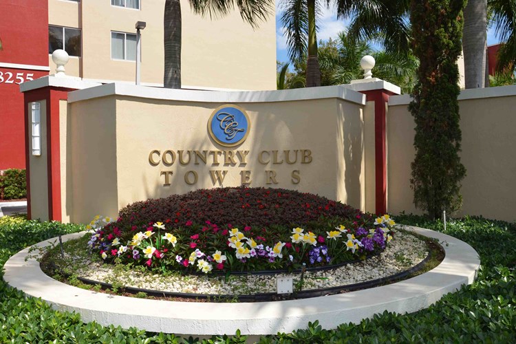 Country Club Towers  Image 2