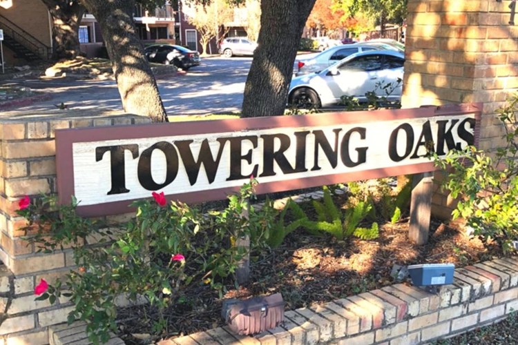Towering Oaks Image 2