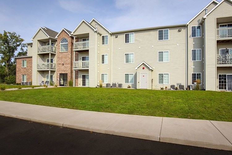 Somerset Park and Somerset Park Townhomes Image 1