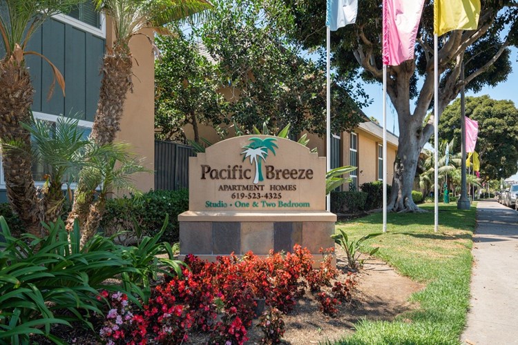 Pacific Breeze Apartments Image 4