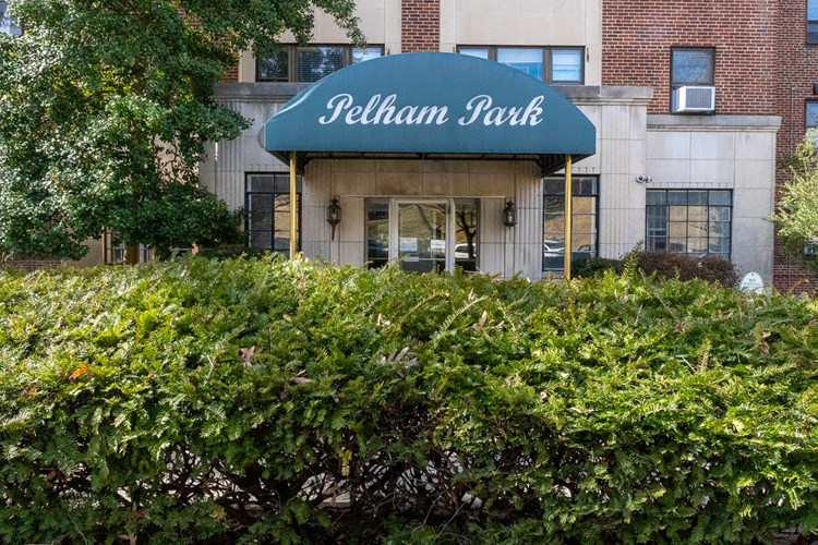 Pelham Park Apartments Image 1