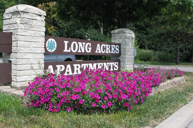 Long Acres Apartments Image 1