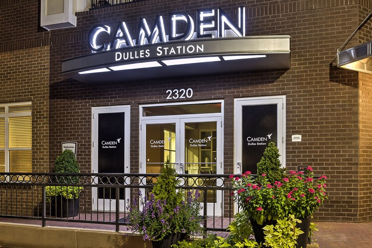 Camden Dulles Station Image 35
