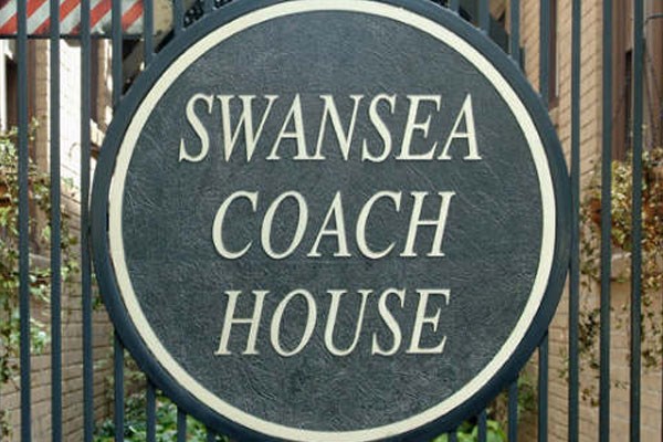 Swansea Coach House Image 9