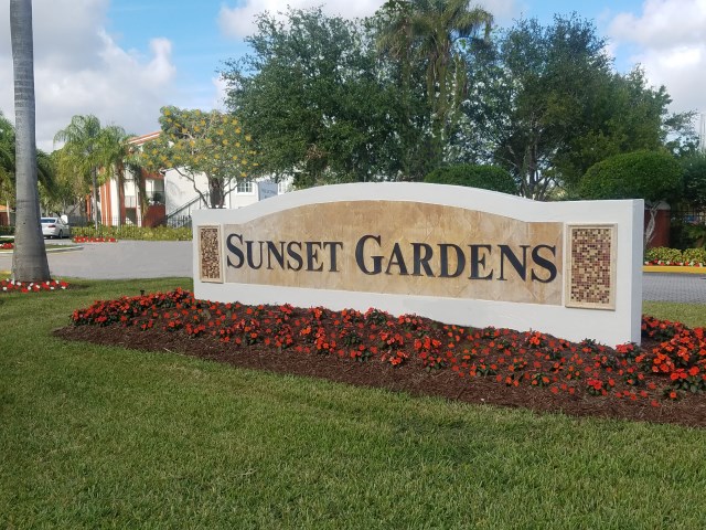 Sunset Gardens Apartments Image 4