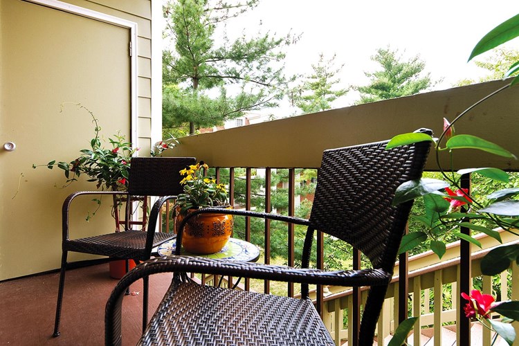 Balconys provide ample furniture space