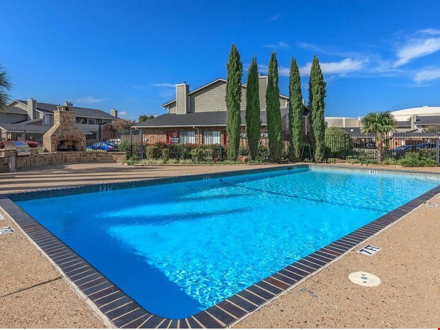 Apartments At High Point Townhomes Plano
