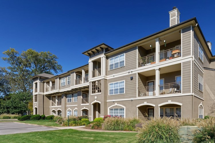 The Estates at River Pointe Image 14