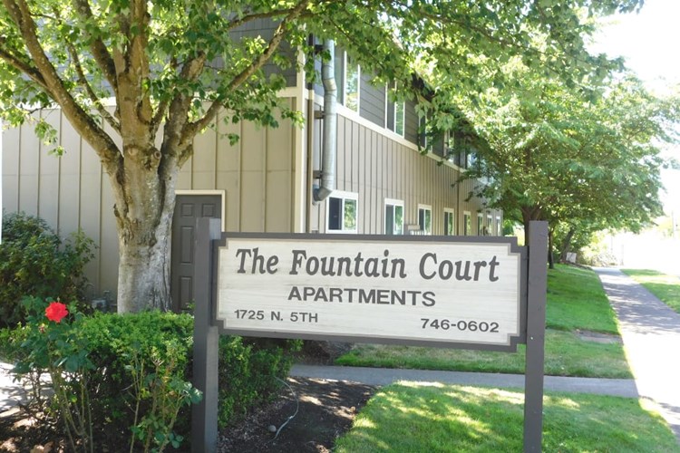 Fountain Court Apartments Image 4
