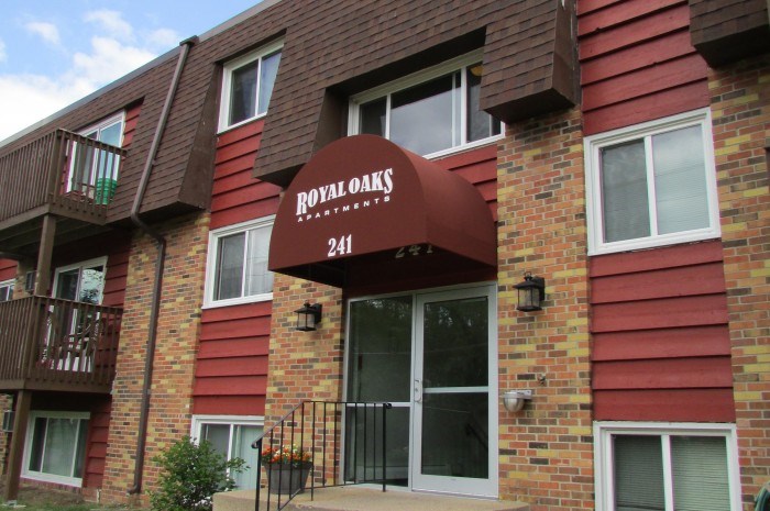 Royal Oaks Apartments Image 1