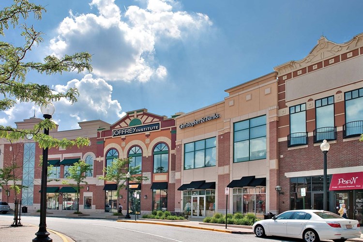 Conveniently located 5 minutes away from Woodfield Mall