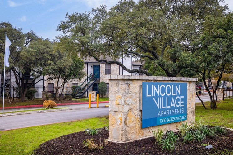 Lincoln Village Image 3