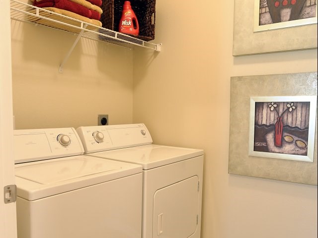 Full Size Washer & Dryer Included