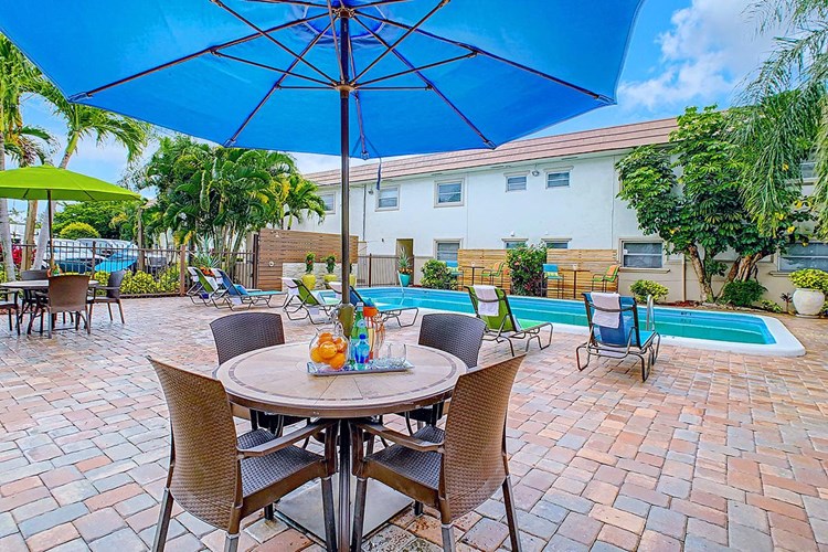 Lay out on one of our poolside loungers, or relax at one of our tables with umbrellas on our expansive sundeck.