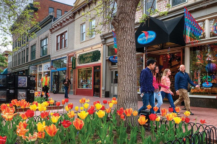 Multiple shopping and dining options at near-by Pearl Street