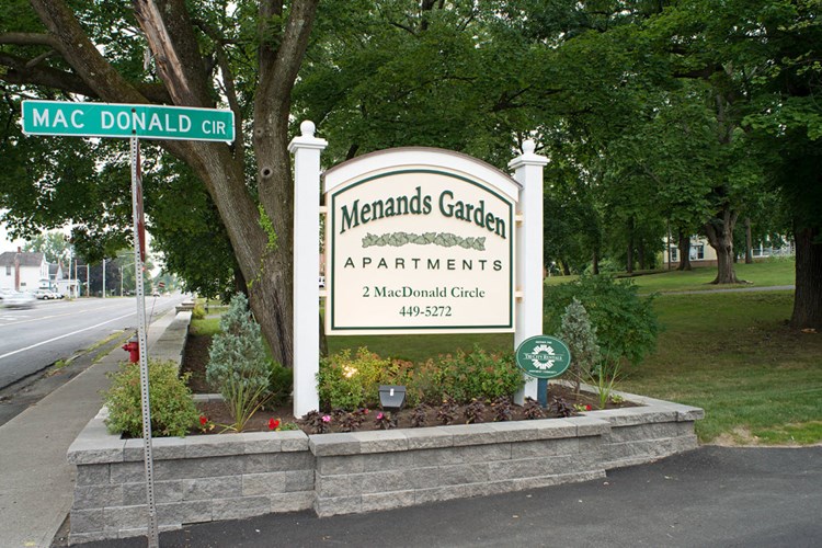 Menands Garden Apartments Image 3