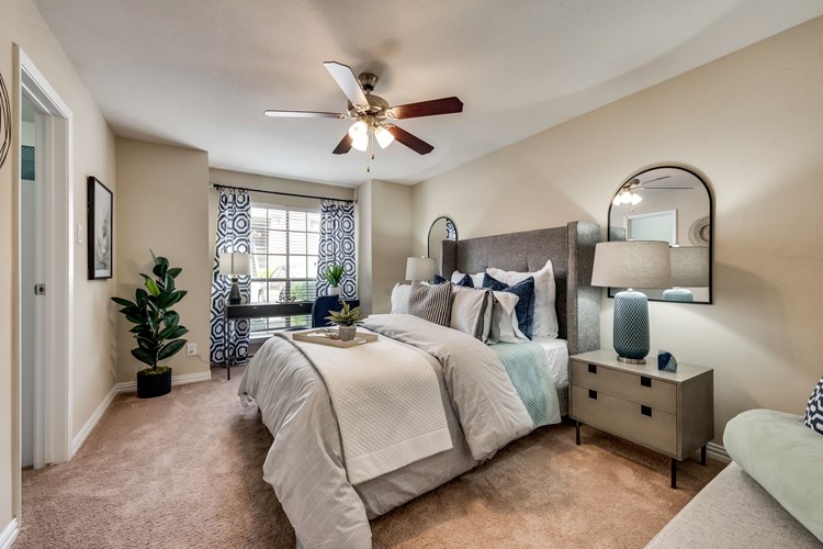 Mount Vernon Apartments | Desoto TX | Large Bedrooms with Plush Carpeting