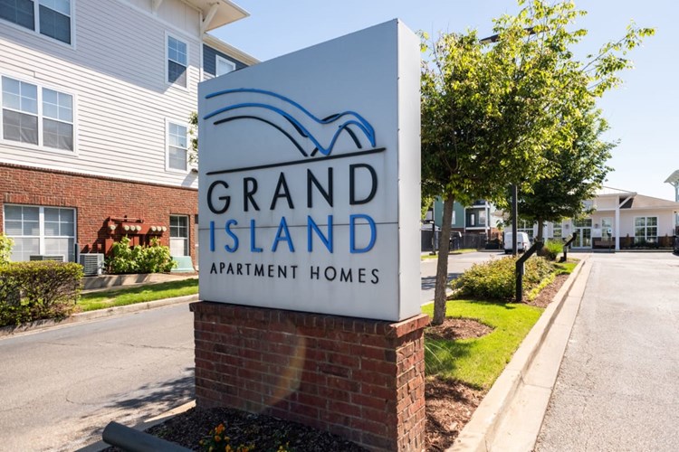 Grand Island Apartment Homes Image 2