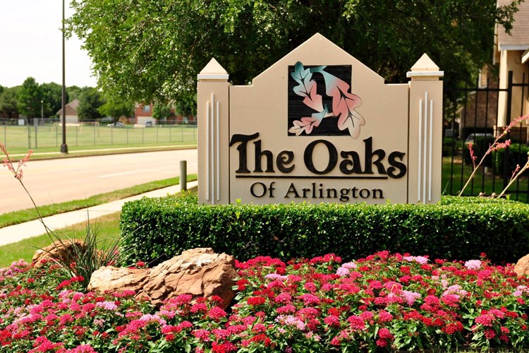Oaks Of Arlington Image 1