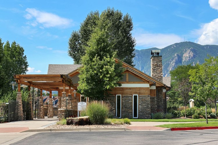 Broadmoor Ridge Apartment Homes Colorado Springs