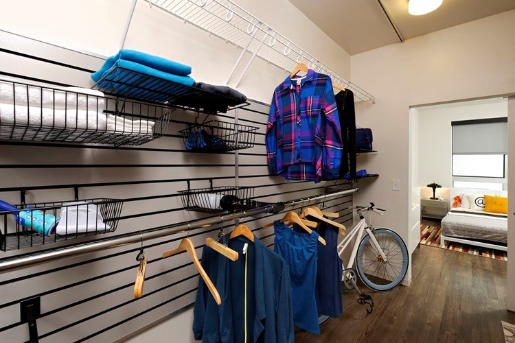 Open concept customizable closet