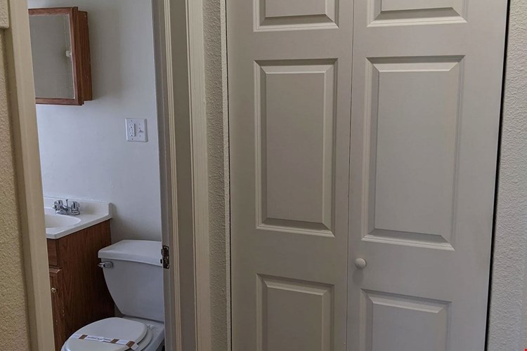 Town & Country Apts Image 4