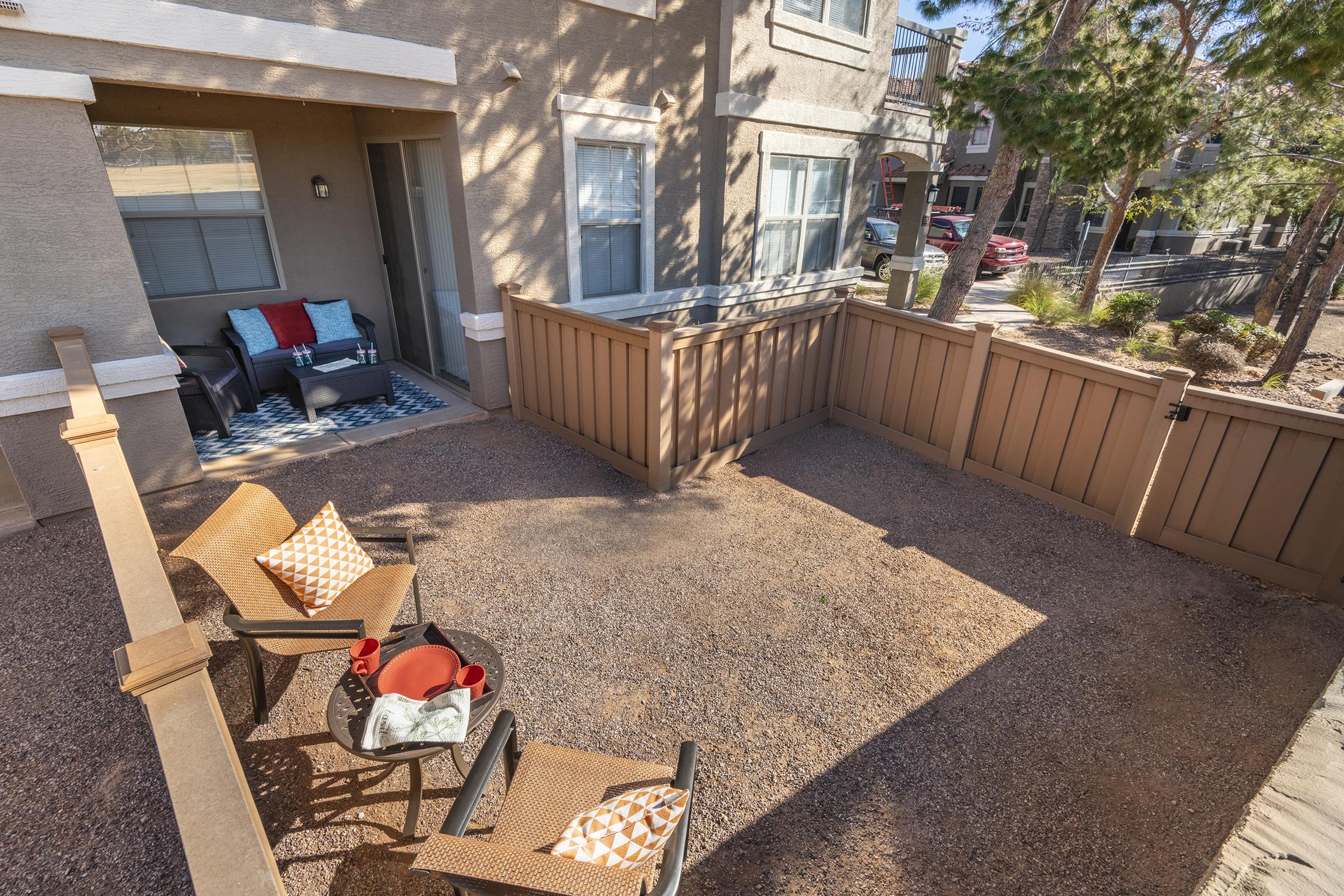 Villas On Hampton Avenue Image 13