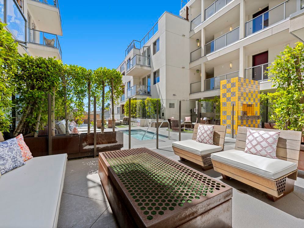 Spa terrace with lounge seating