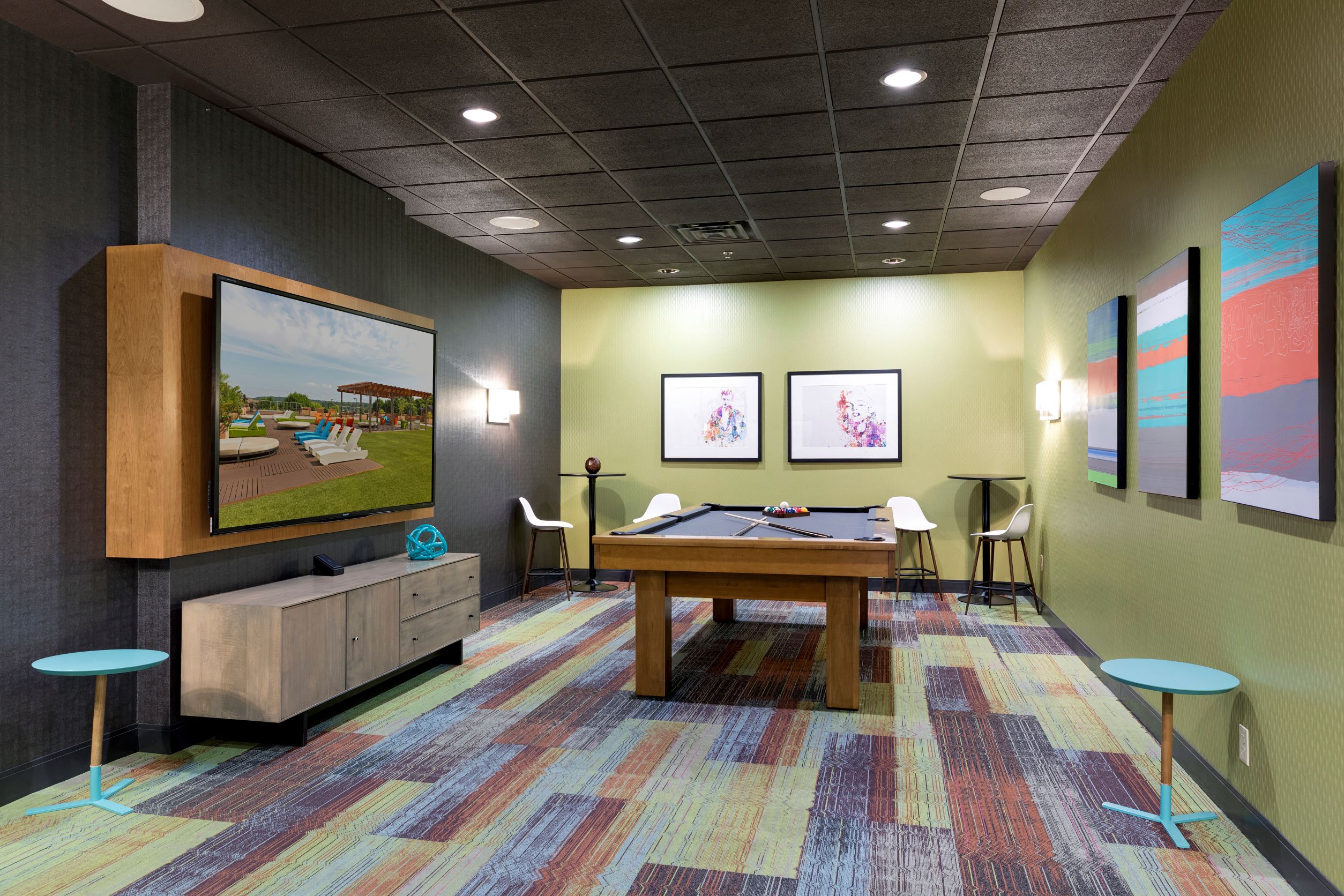 Kellogg Square Image 23