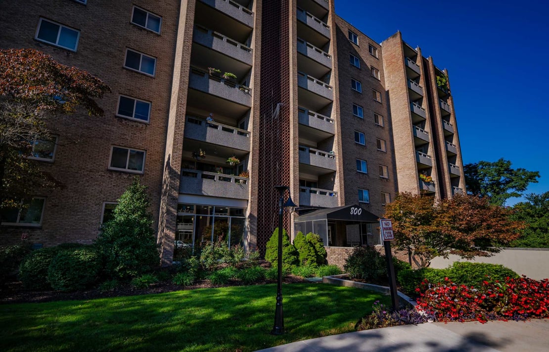Laurel Village Apartments Image 4