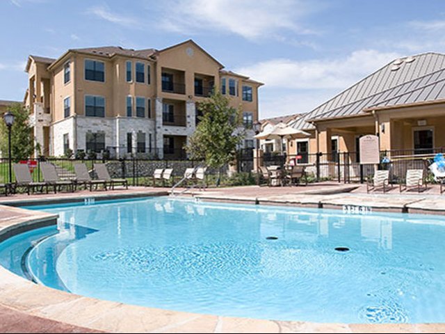 Collier Luxury Living Image 1