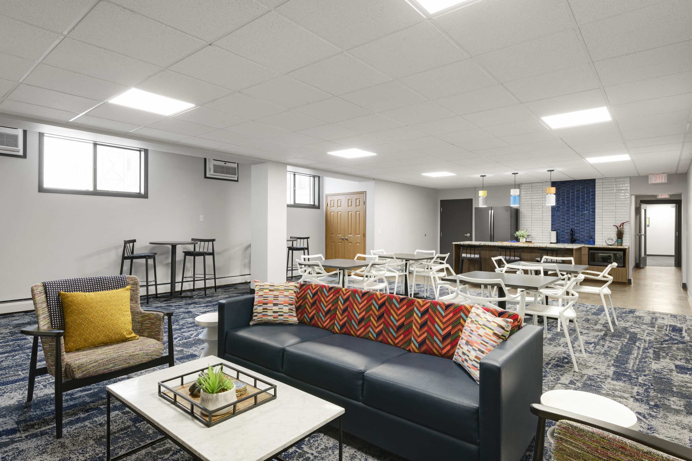 Medicine Lake Apartments Image 17