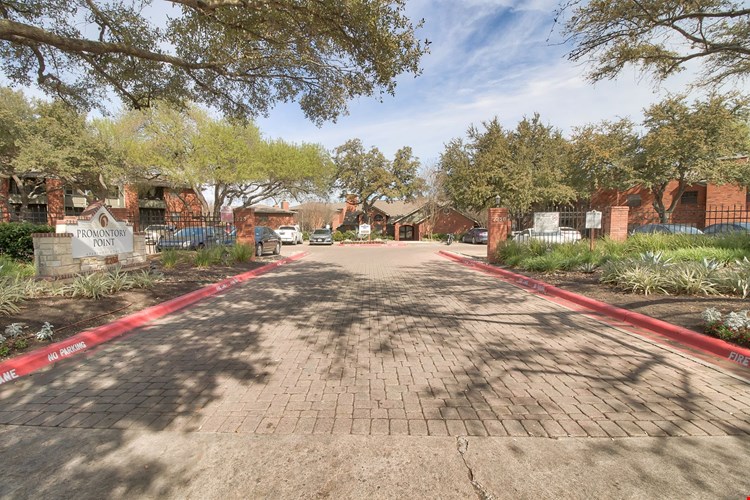 Promontory Point Apartments Image 35