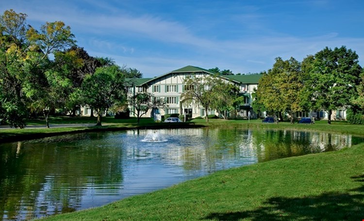 Schaumburg- International Village Image 4