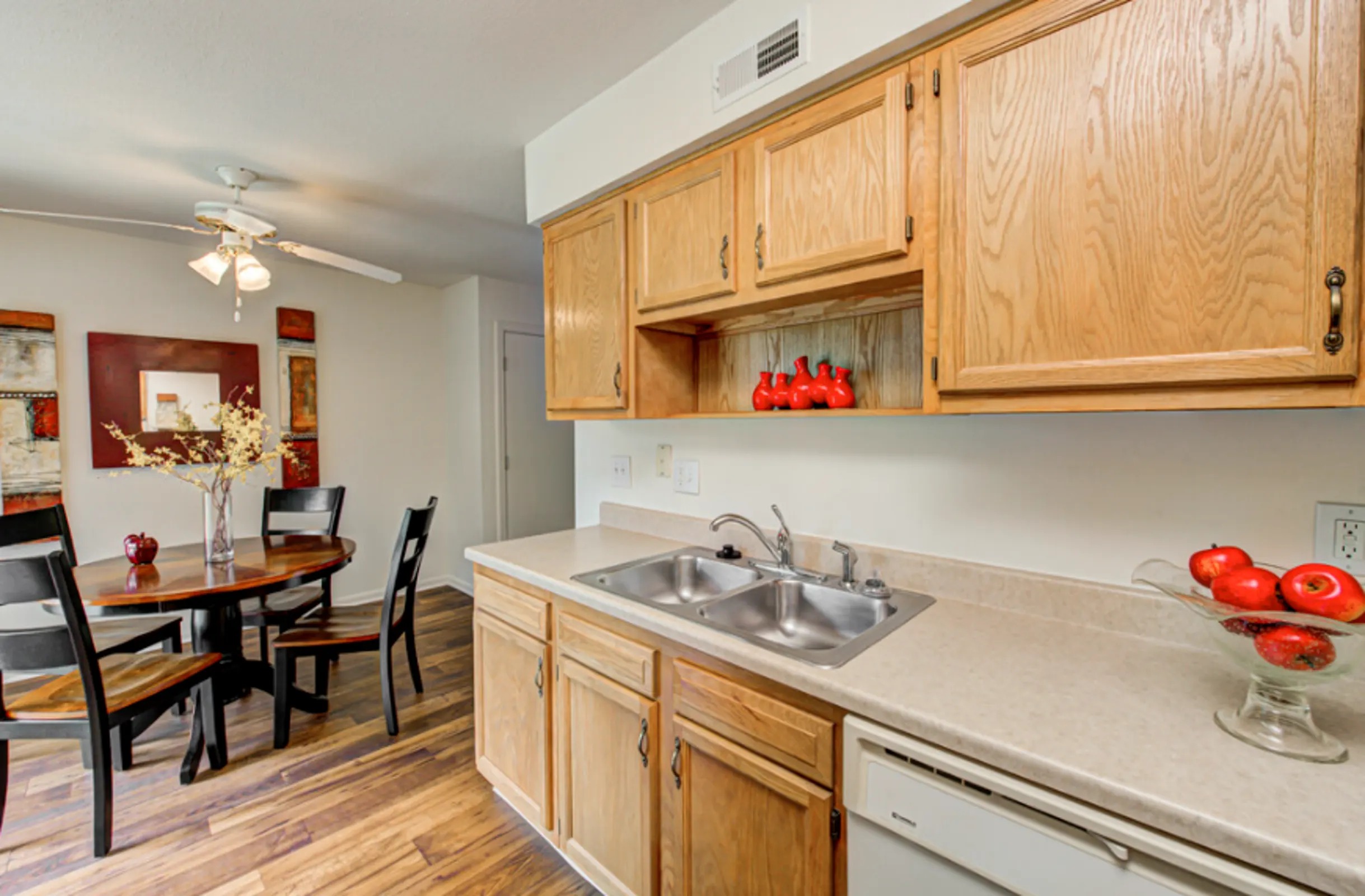 Martinique Terrace Image 8