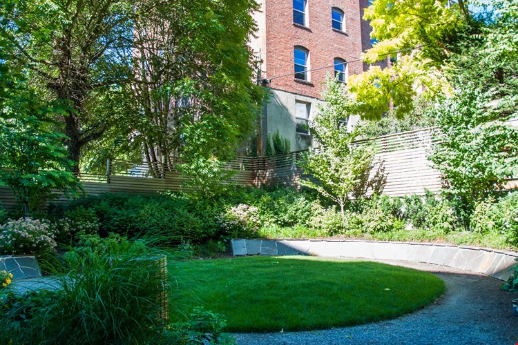 Chloe on Union Image 34