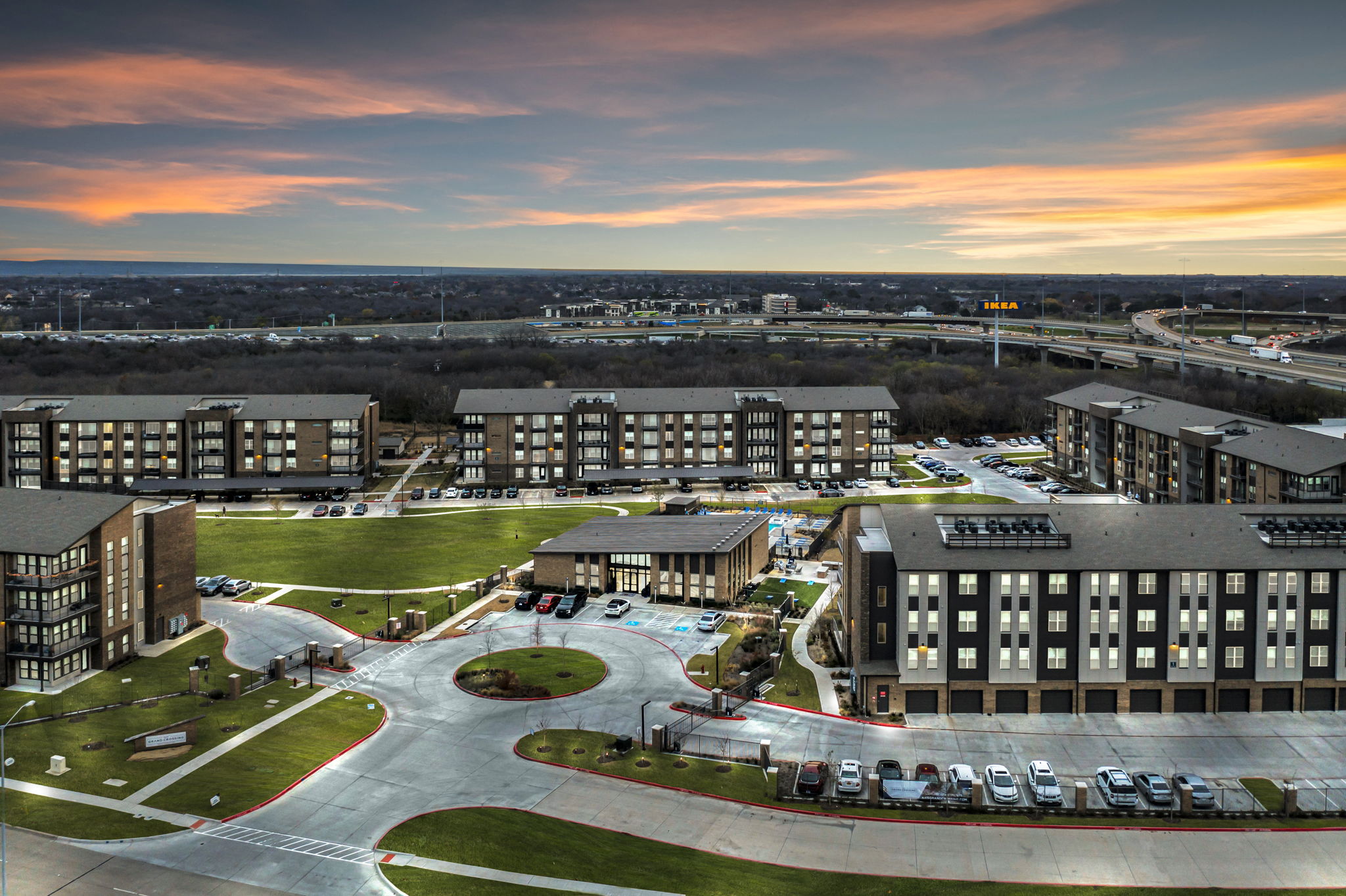 Axis Grand Crossing Image 34