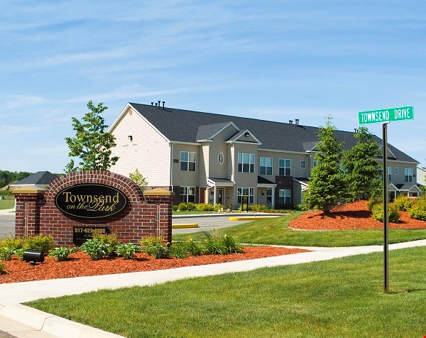 Townsend On The Park Apartments And Condos Grand Ledge