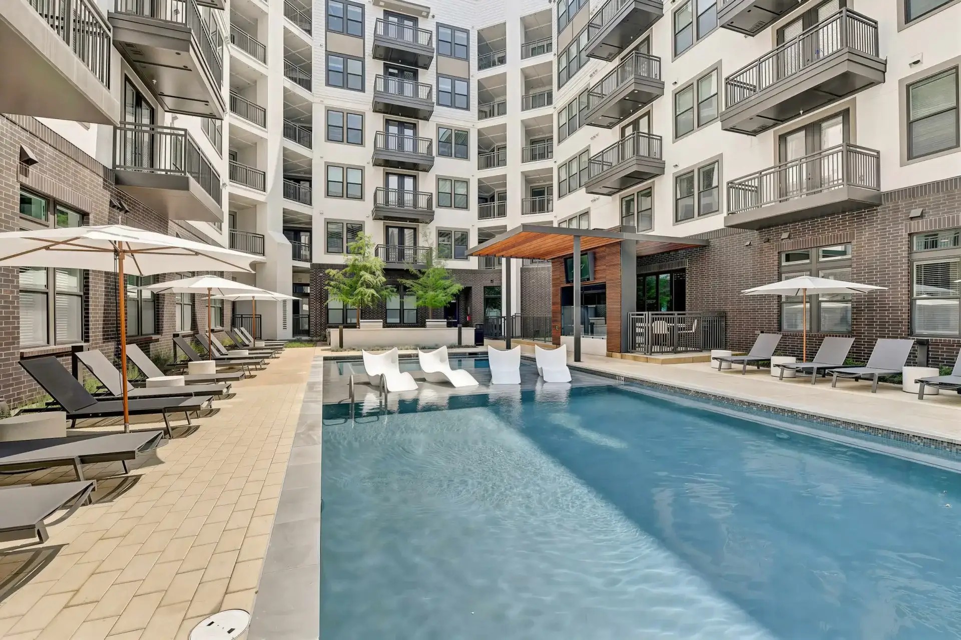 Hazel by the Galleria Image 2