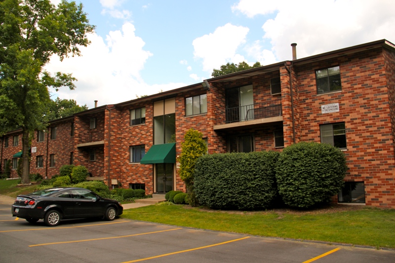 Holiday Park Apartments & Townhomes Image 5
