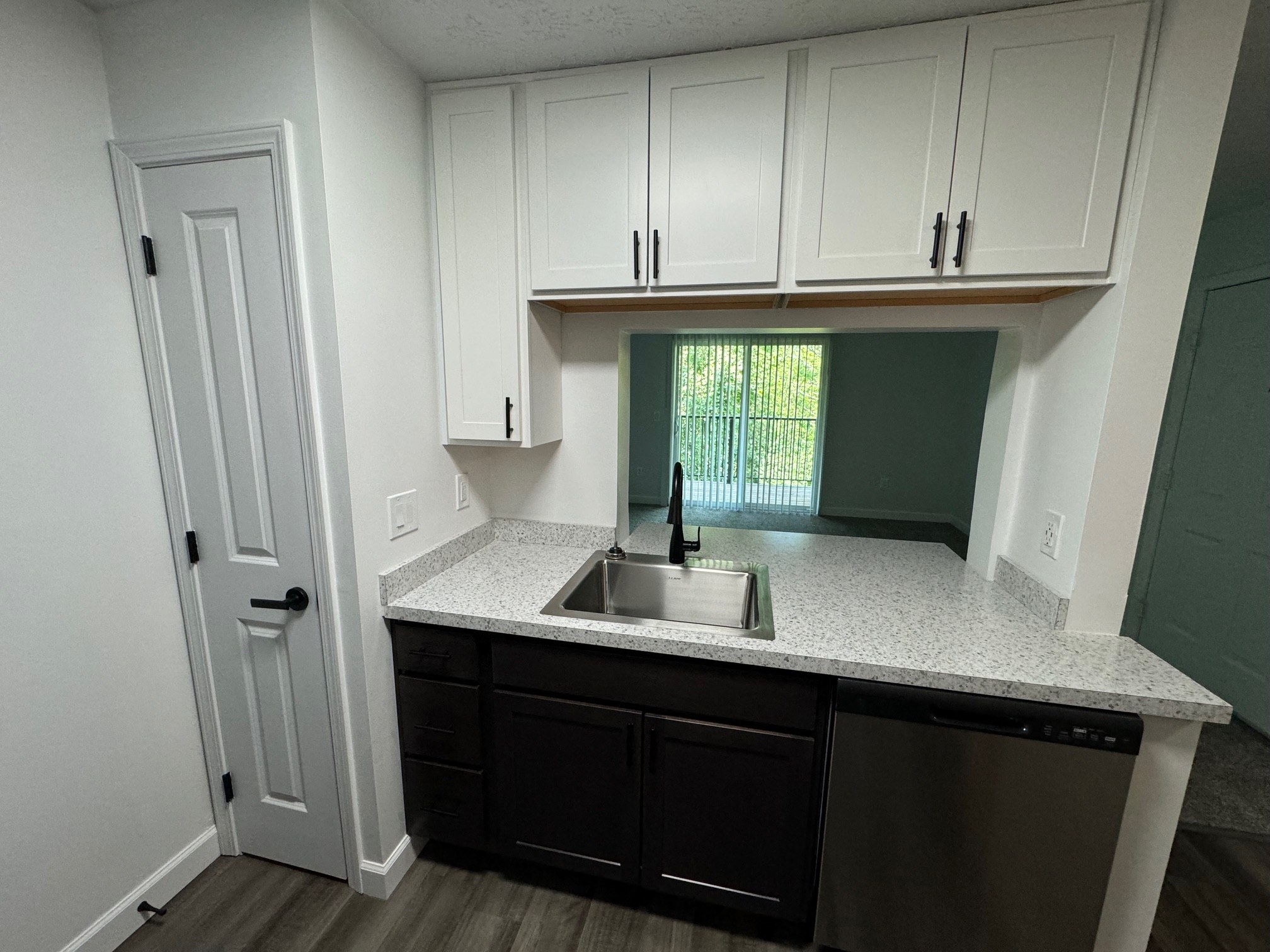 Hilltop Apartments Image 11