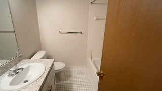 Lakeside Village Apartments Image 94