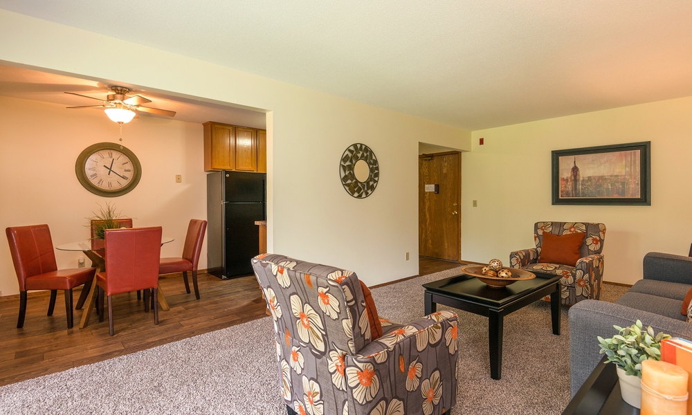 Royal Oaks Apartments Image 8