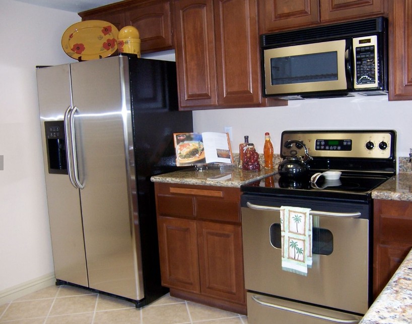 Laurelglen Condominiums Image 6