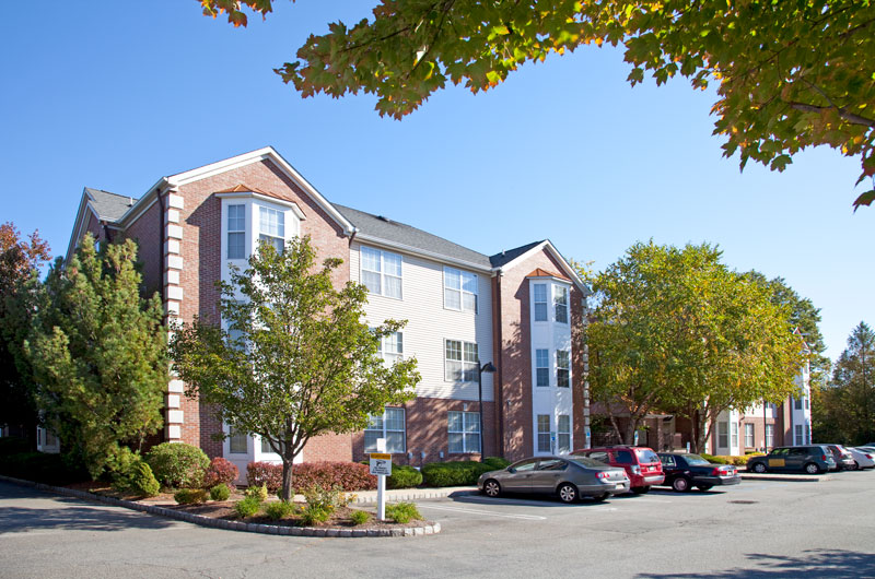 Columbia Court Image 1