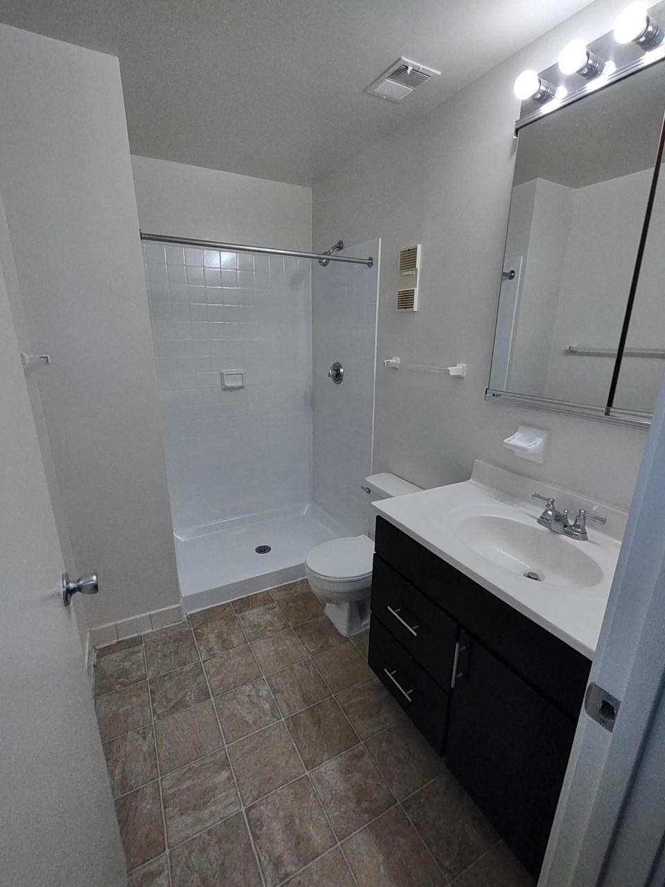 Marlboro Classic Apt & Redwood Square Image 111