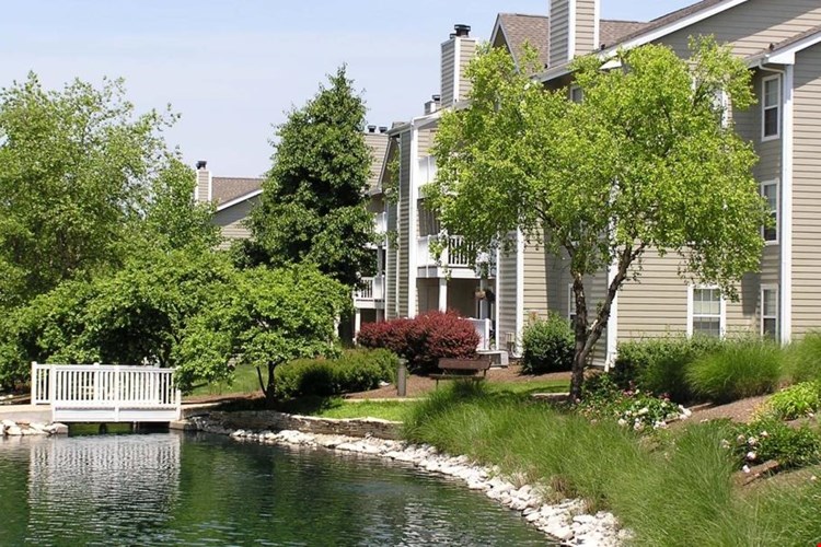 Bonhomme Village Image 2