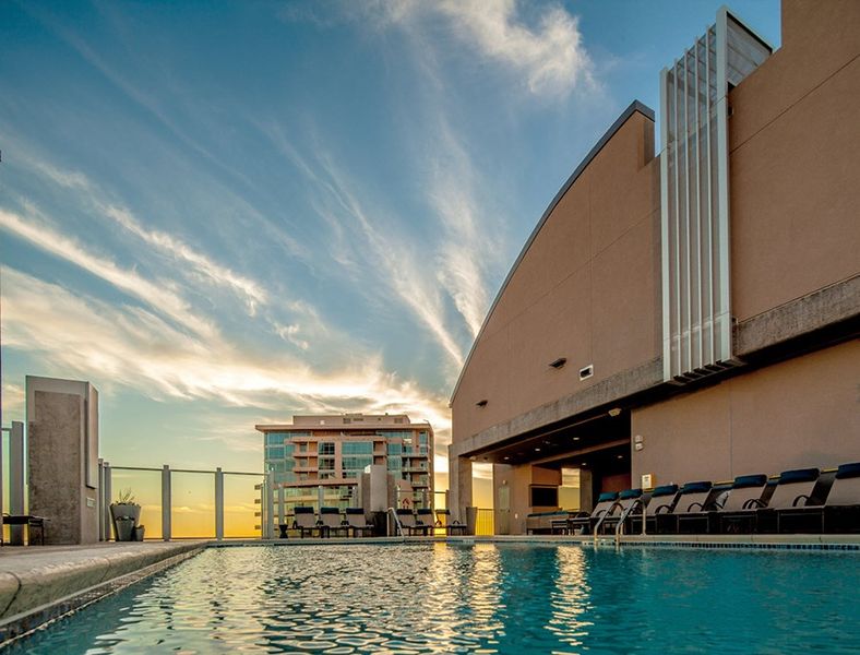 SkyHouse Dallas Image 3