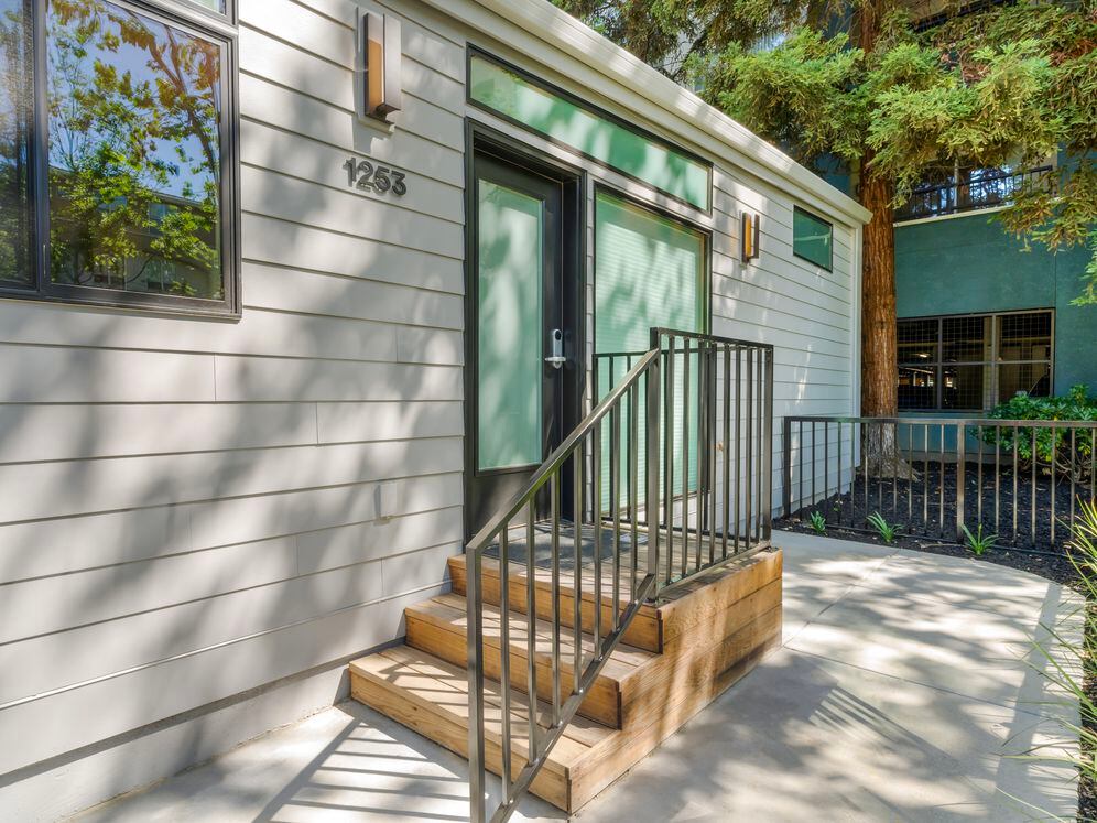 Freestanding home entrance