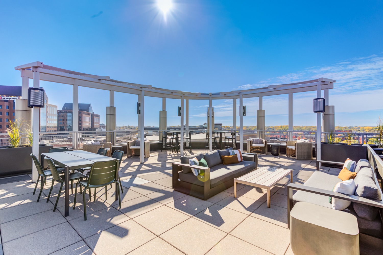 Rooftop Sundeck with City Views